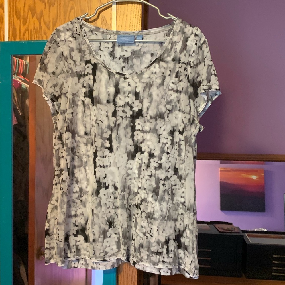 Lightweight grey floral tee